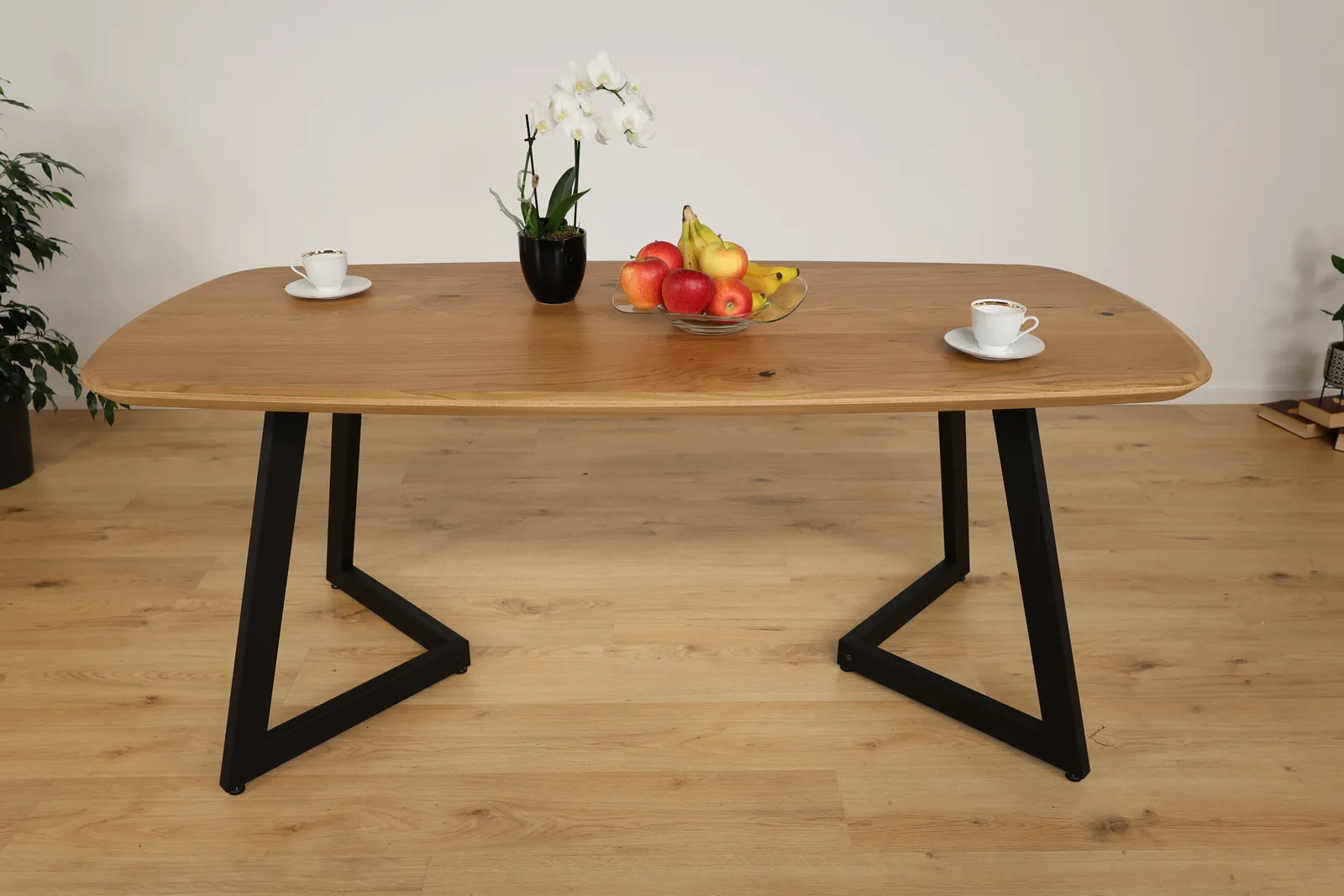 The Vista European Oak Dining Table with Angular V-Base – product view 6