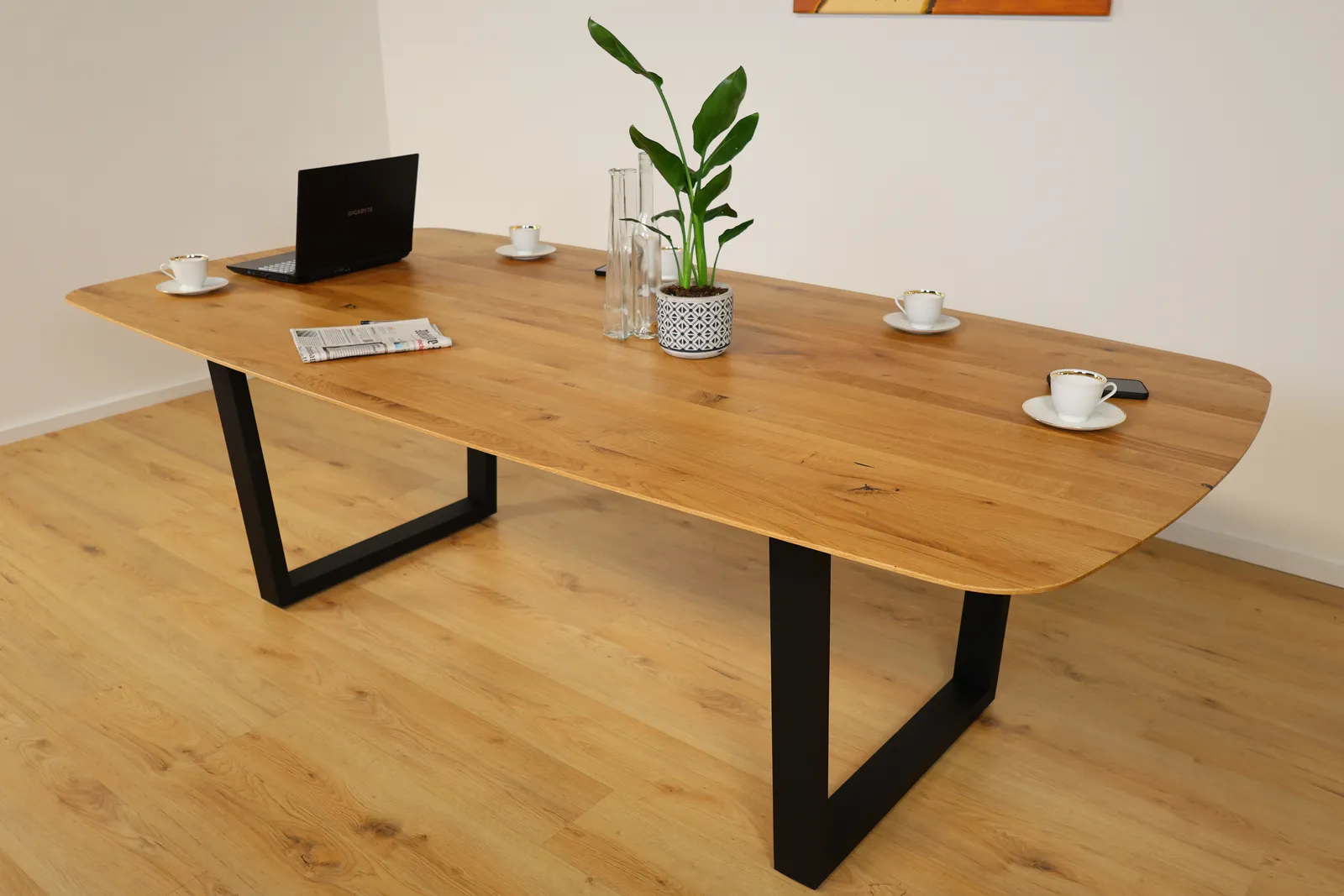 The Heritage Soft-Square European Oak Dining Table – product view 2