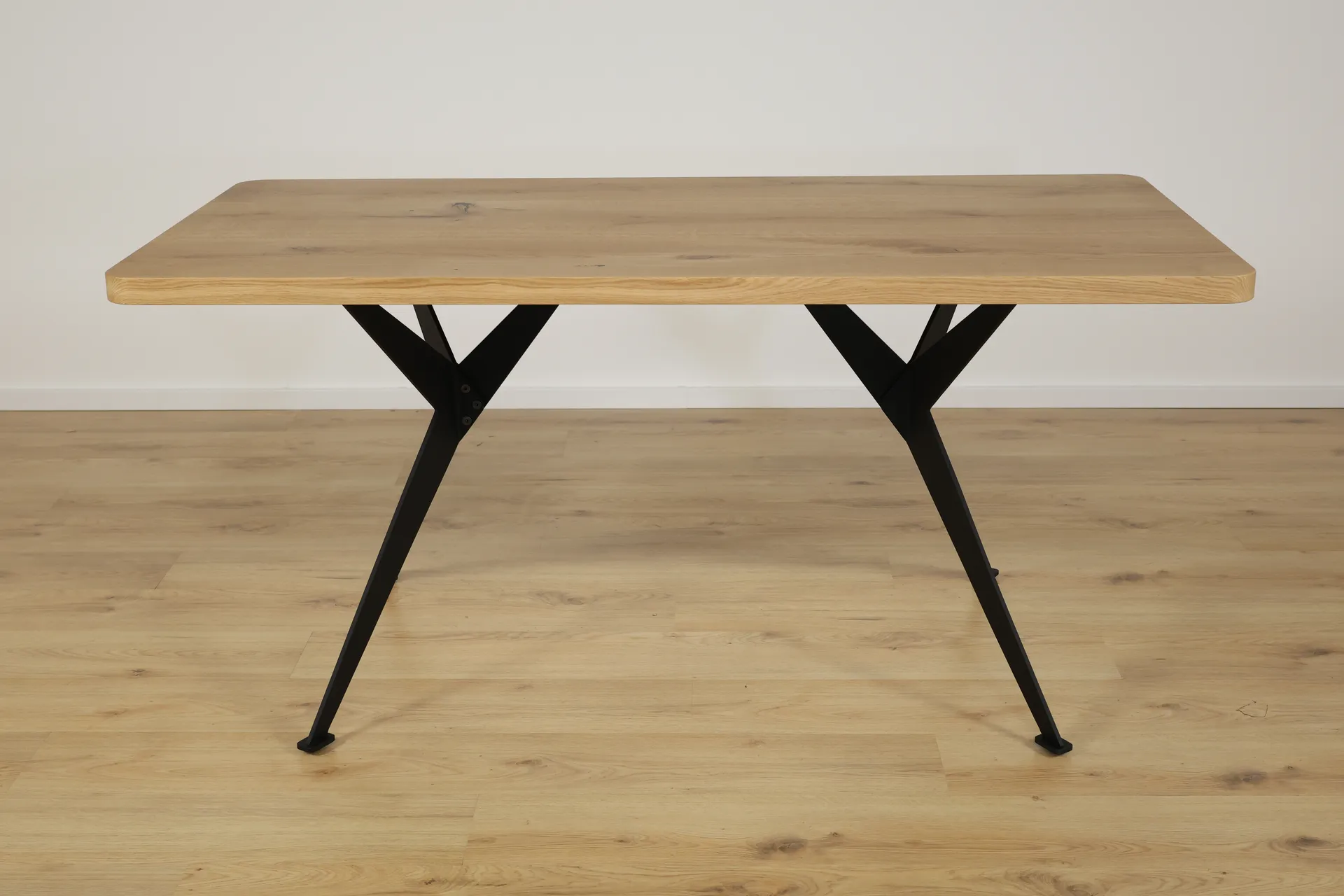 The Nexus 160cm Rectangular European Oak Table with Y-Frame Legs – product view 3