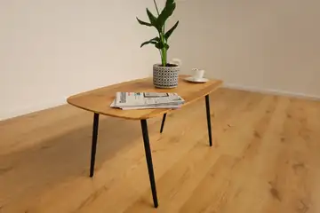 Couchtisch aus massiver Eiche 100 × 50 cm – Schweizer Kante – Produktansicht 7