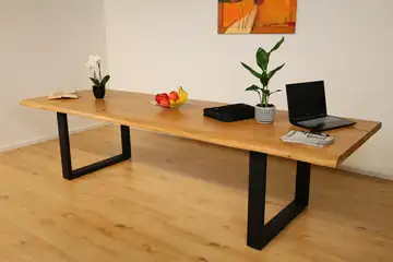 The Horizon XL Live-Edge Esstisch aus Eiche – Produktansicht 4