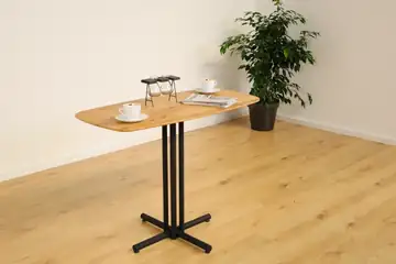 Massiver Eichen-Bistrotisch für Balkon, Wintergarten und kleine Wohnräume. – Produktansicht 10