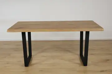 The Meridian 160cm Bevelter Esstisch aus Eiche mit Spider-Gestell – Produktansicht 2