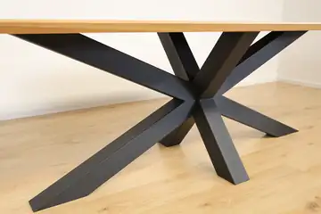 Esstisch Eiche Massiv 240 × 120 cm – Bootsform mit Schweizer Kante & Spider-Gestell – Produktansicht 9